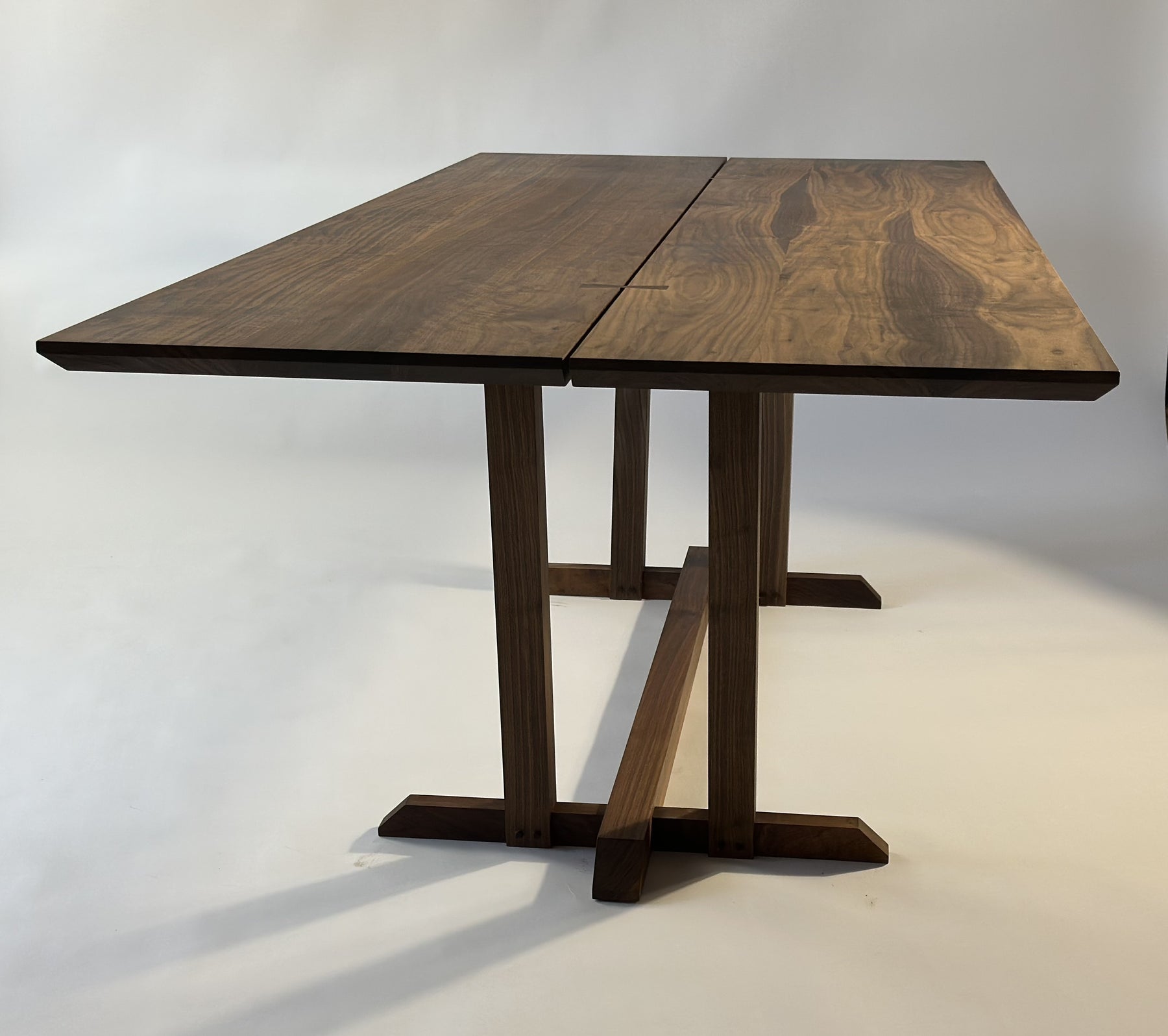 Table de réception en noyer noir massif — vue 2