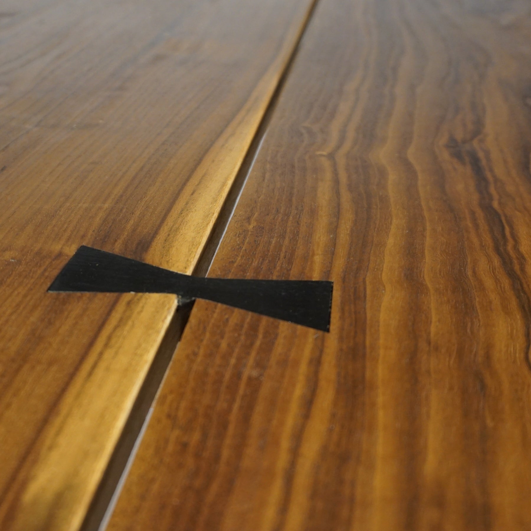 Table de réception en noyer noir massif — vue 3