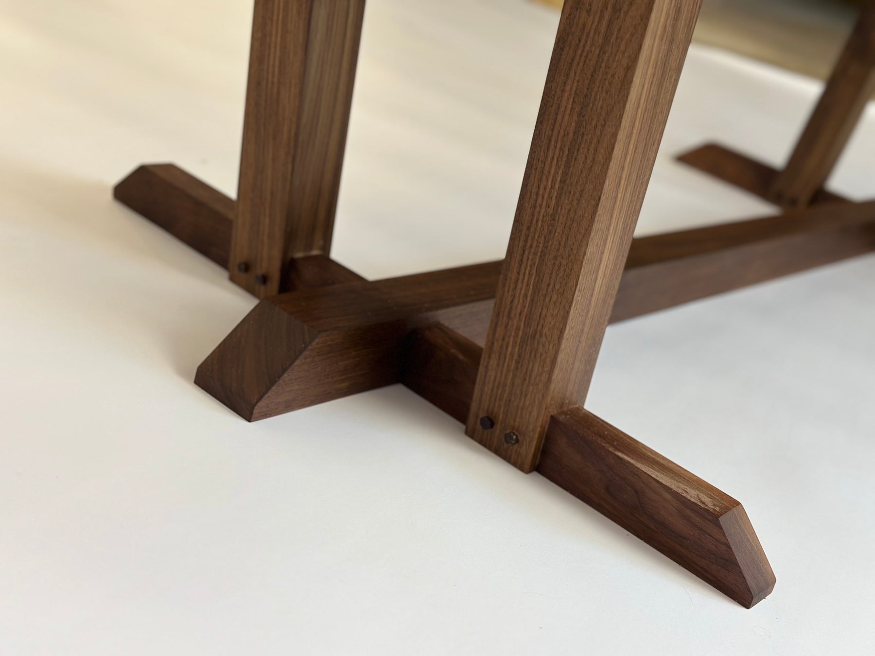 Table de réception en noyer noir massif — vue 7